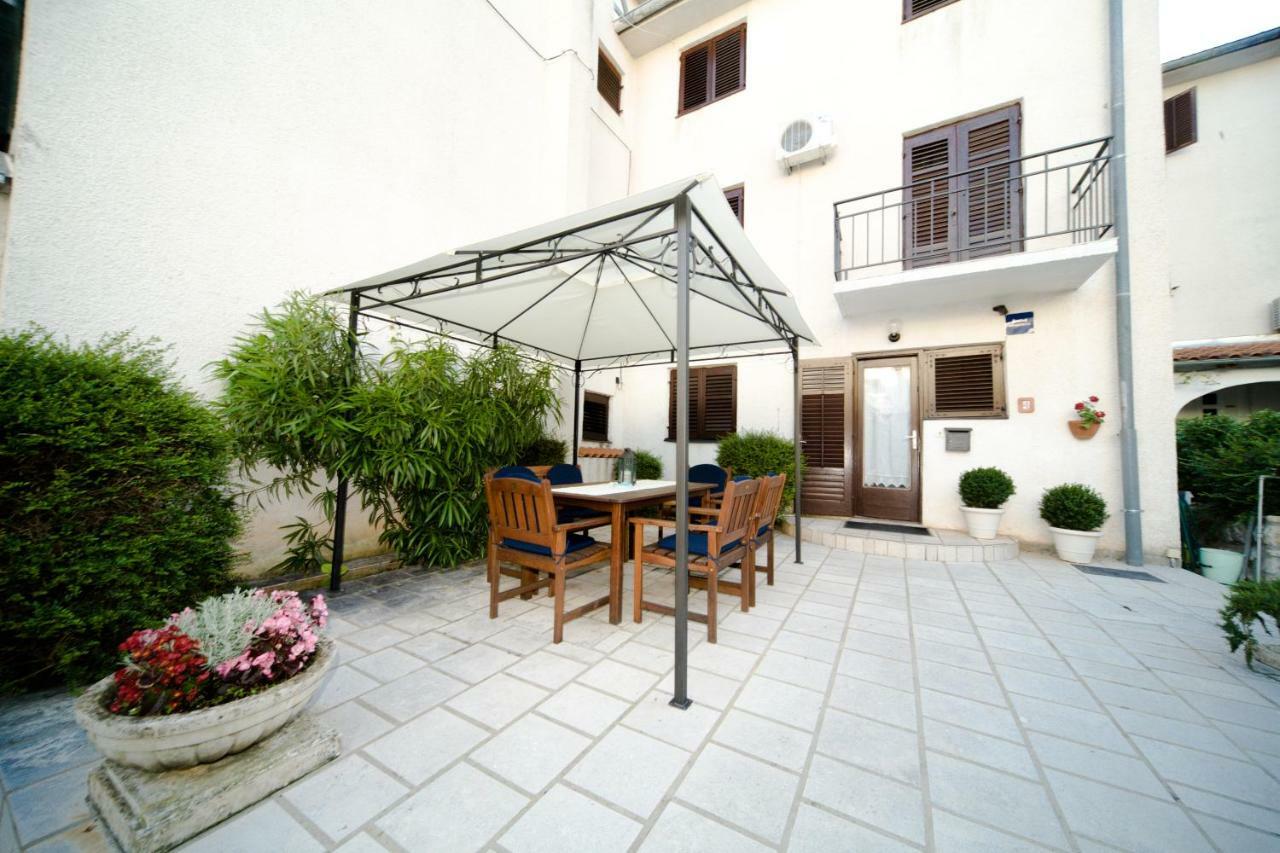 Apartments Gogsy Malinska Ngoại thất bức ảnh
