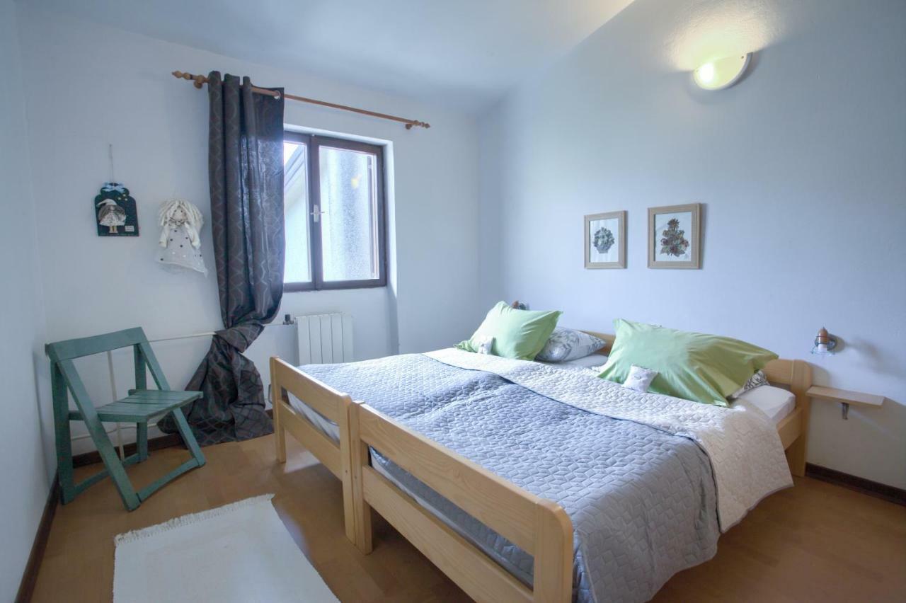 Apartments Gogsy Malinska Ngoại thất bức ảnh