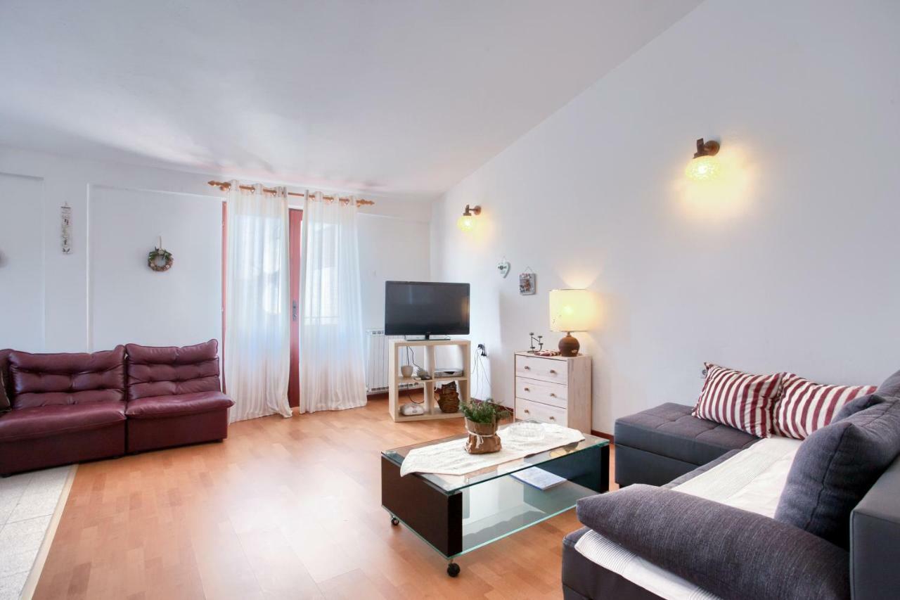 Apartments Gogsy Malinska Ngoại thất bức ảnh